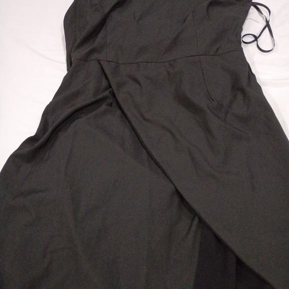 Alexia Admor Elegant One-Shoulder Black Dress - Picture 5 of 6